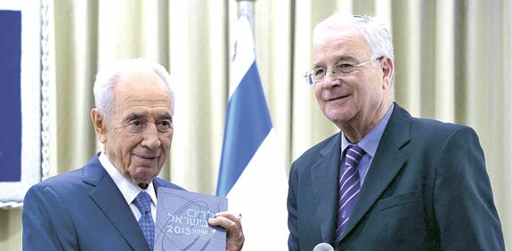 ד"ר יצחק קדמן שמעון פרס / צילום: מארק ניימן, לע"מ