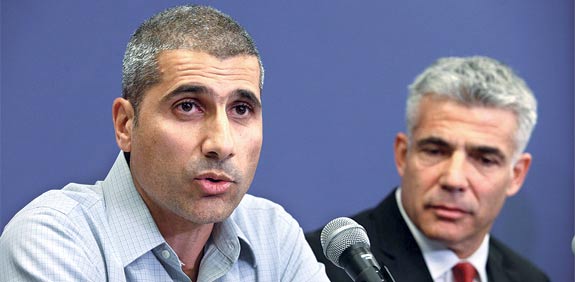 יאיר לפיד אמיר לוי / צילום: אוריה תדמור