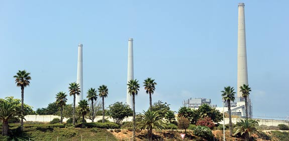תחנת הכוח בחדרה / צילום: איל יצהר