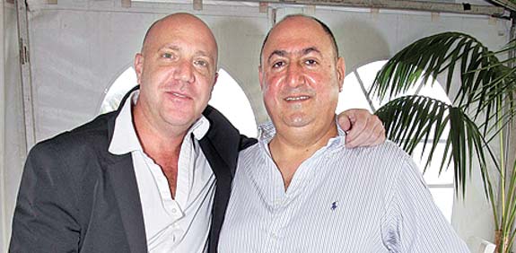 צביקה לוינסון, משה גולברי, תחילת עבודות הקומה השניה בקניון איילון / צילום: שוקה אורן