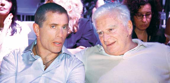 טומי ויונתן לייטרסדורף, תצוגת האופנה השנתית של "שנקר" / צילום: אסף לב