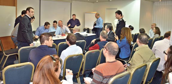 ישיבת מחזיקי אג"ח אי.די.בי / צילום: תמר מצפי
