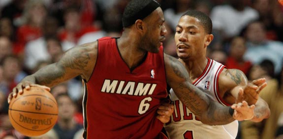 לברון ג'יימס מול דריק רוז (NBA) / צלם: רויטרס