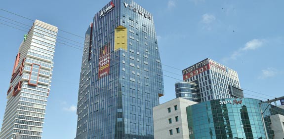 מגדלי v טאוור וב.ס.ר / צילום: תמר מצפי