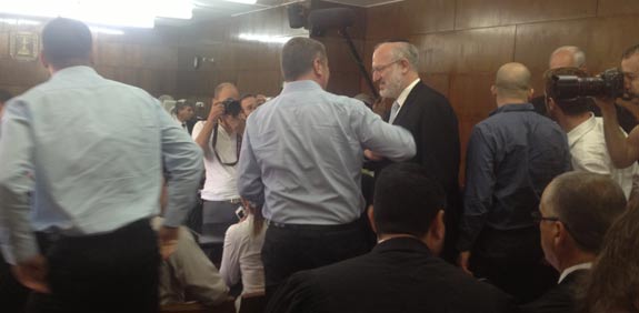 נוחי דנקנר ואדוארדו אלשטיין בבית המשפט / צילום: אפרת פרץ