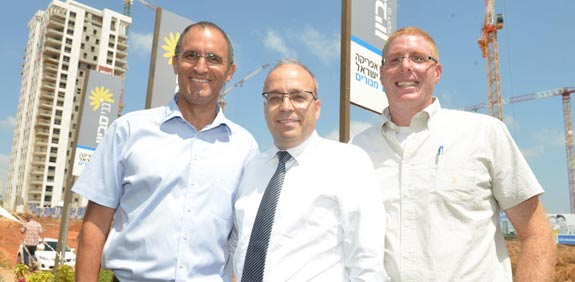 רונן גינזבורג אברהם נובוגרצקי נובו אורן הוד / צילום: תמר מצפי