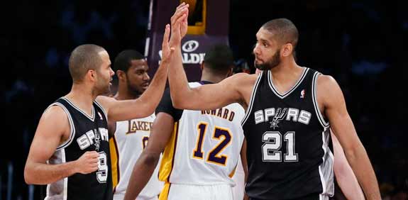 טים דאנקן וטוני פארקר מסן אנטוניו ספרס (NBA) / צלם: רויטרס