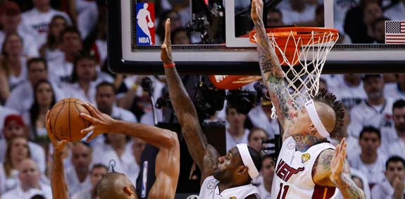 סן אנטוניו ספרס מול מיאמי היט בסדרת גמר ה-NBA / צלם: רויטרס