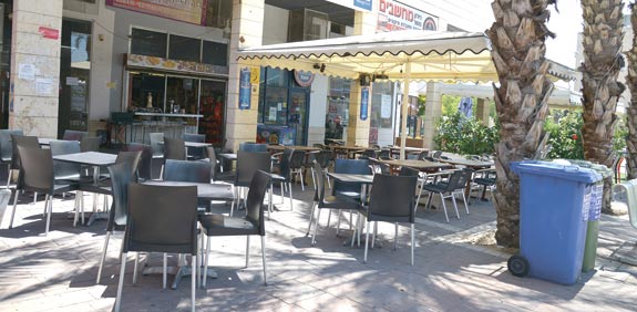 בית קפה ריק באשדוד / צילום: תמר מצפי