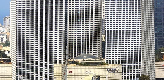 Azrieli Towers  picture: Eyal Yitzhar