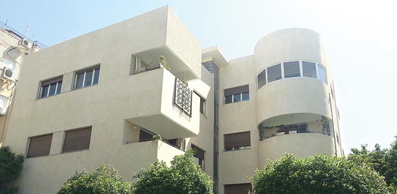 רחוב אנגל 8, תל אביב / צילום: תמר מצפי