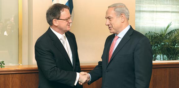 בנימין נתניהו ומנכ"ל וודסייד פיטר קולמן / צילום: לע"מ