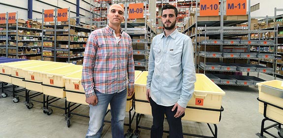 עמרי אבקסיס ובני חדד סיטון סופרמרקט מקוון / צילום:איל יצהר