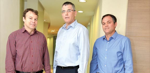ניר מורוז שוקי בורשטיין ויוסי דורי / צילום: תמר מצפי