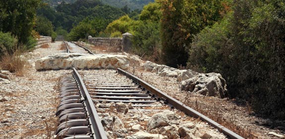 מסילה שכוחה ליד נחל תבור / צלם: אהרלה ברידנט