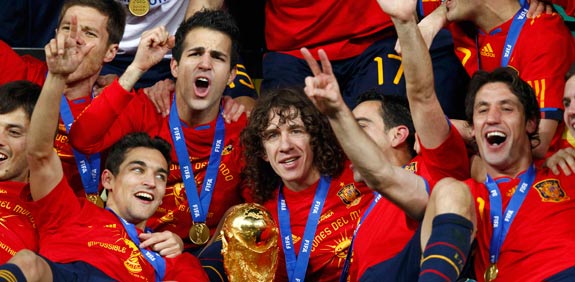 נבחרת ספרד חוגגת זכייה במונדיאל 2010 / צלם: רויטרס