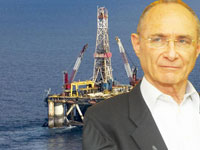 עוזי לנדאו קידוח תמר נפט / צלם: איל יצהר