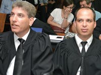 עורך דין אהוד גינדס ועורך דין חגי אולמן / צילום: תמר מצפי