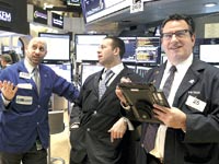 משקיעים בבורסת NYSE  / צילום: רויטרס