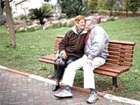 זוג קשישים בבית אבות. הקו העליון של הסקלה / צילום: אתר רשת משען