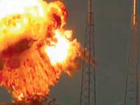רגע הפיצוץ של הלווין עמוס 6 בקייפ קנוורל שבפלורידה / צילום: רויטרס