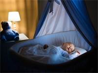 המצלמה של נניט מתמקדת בהתנהגות התינוק / צילום: Shutterstock