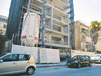בניין בשיפוץ תמ"א 38 / צילום: תמר מצפי