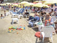 חוף הים בראשון לציון/ צילום: איל יצהר