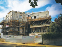 בניין בשיפוץ תמ"א 38 / צילום: שלומי יוסף