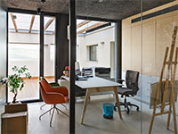 משרד בנצרת / צילום: shutterstock, שאטרסטוק