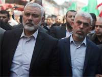 יחיא סנוואר, מנהיג חמאס ברצועת עזה, ואסמאעיל הנייה, ראש הלשכה המדינית של חמאס / צילום: Mohammed Sale