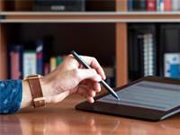 חתימה דיגיטלית מאפשרת נעילה של המסמך עם אישור אלקטרוני / צילום: Shutterstock/א.ס.א.פ קרייטיב