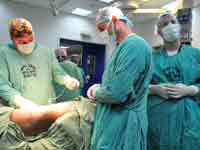 ניתוח בבית החולים שיבא/ צילום: תמר מצפי