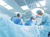 חדר ניתוח פרטי. "דרישה גבוהה גם מצד בעלי מקצועות פרא־רפואיים"  / צילום: shutterstock, שאטרסטוק