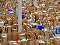 מחסן לוגיסטי של אמזון בגרמניה / צילום: Martin Meissner, Associated Press