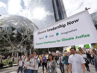 עובדי אמזון בהפגנה לקידום הטיפול במשבר האקלים  / צילום: Elaine Thompson, Associated Press