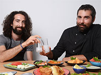 איתי סונמז ובנצי אמון, בעלי מסעדת לוקום / צילום: איל יצהר, גלובס