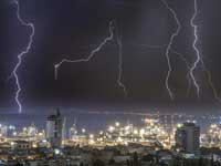 ברקים במפרץ חיפה / צילום: Shutterstock | א.ס.א.פ קריאייטיב