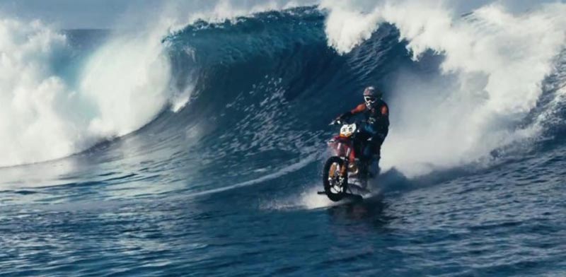 רובי מדיסון, אופנוען גולש גלים, רד בול / צילום: וידאו