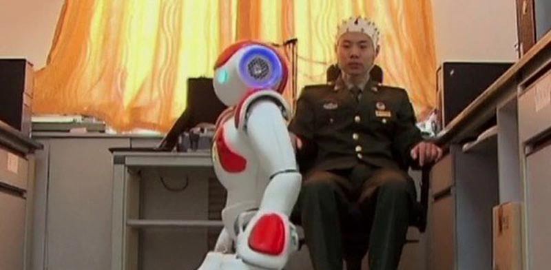 רובוט שנשלט ע"י המחשבה, צבא סין / צילום: וידאו