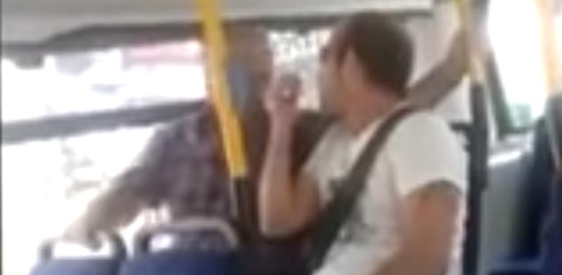 ישראלי מכוער באוטובוס / צילום: מהוידאו 