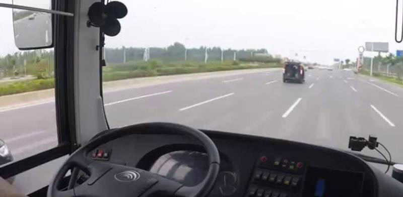 אוטובוס ללא נהג, סין, רכב אוטונומי Yutong/ צילום: RT