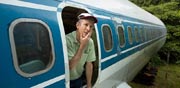 ברוס קמפל, מהנדס שמתגורר במטוס בואינג משופץ, בתים, מגורים / צילום: וידאו