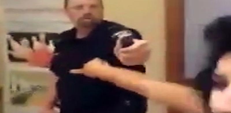 הישראלי המכוער, משטרה, גז מדמיע במלון דניאל / צילום: וידאו