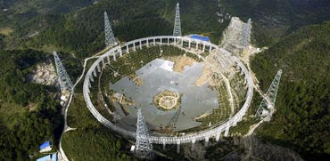 טלסקופ עצום , הרדיו הטלסקופי Aperture Spherical / צילום : מתוך הוידאו 