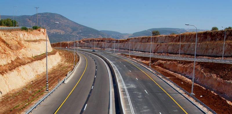 מקטע כביש דו נתיבי דו מסלולי חדש במחלף קדרים החדש כביש 65 / צילום: חברת נתיבי ישראל