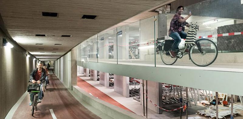 חניון האופניים הגדול בעולם בהולנד / צילום: מהוידאו