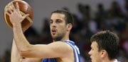 יותם הלפרין במדי נבחרת ישראל בכדורסל / צלם: רויטרס