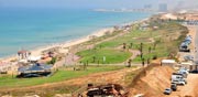 חוף הצוק בתל אביב / צילום: תמר מצפי
