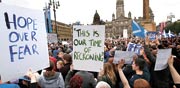 מפגינים סקוטים / צילום: רויטרס